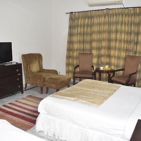 Pyramid International Guest House Islamabad Exterior foto